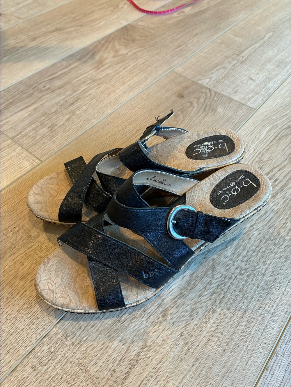 b.o.c. By Born Black Leather Strappy cork Wedge slip on Sandals silver buckle 10